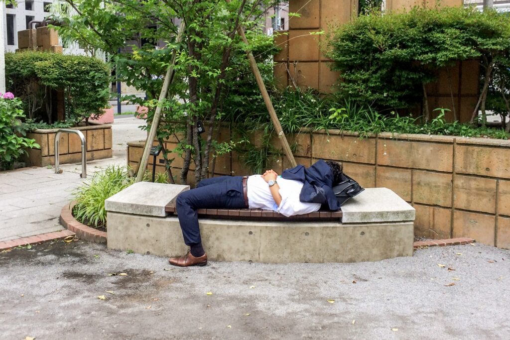 営業が外回りでサボりかも？|人事調査体験談