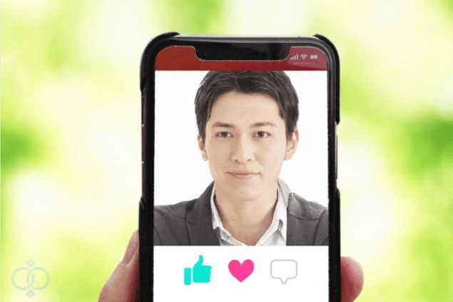 マッチングアプリのプロフィール画面に表示された男性の画像。アプリで知り合った彼が既婚者だったという身辺調査の事例を表現している。