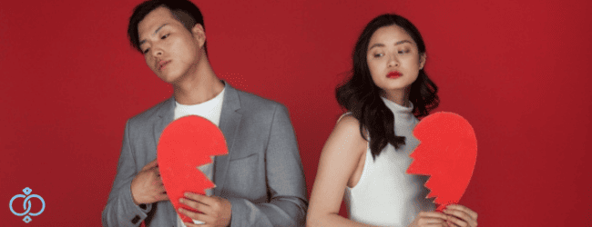 敗れたハートを持つ男女の写真。浮気相手との関係を終わらせる場面をイメージした画像