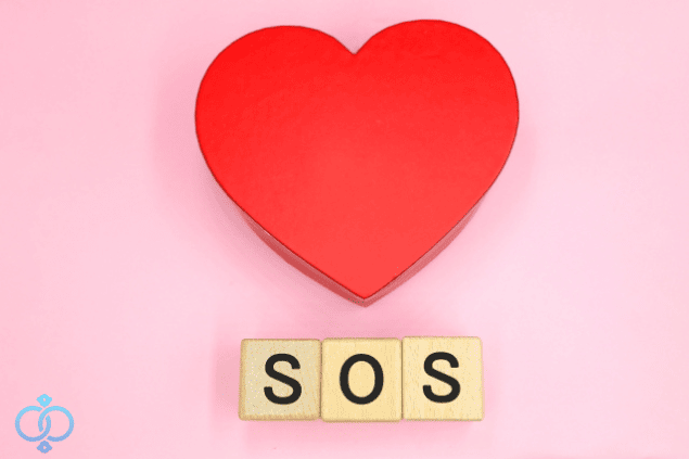 赤いハートとSOSのブロック