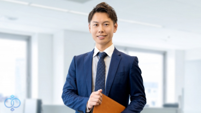 微笑むビジネスマン